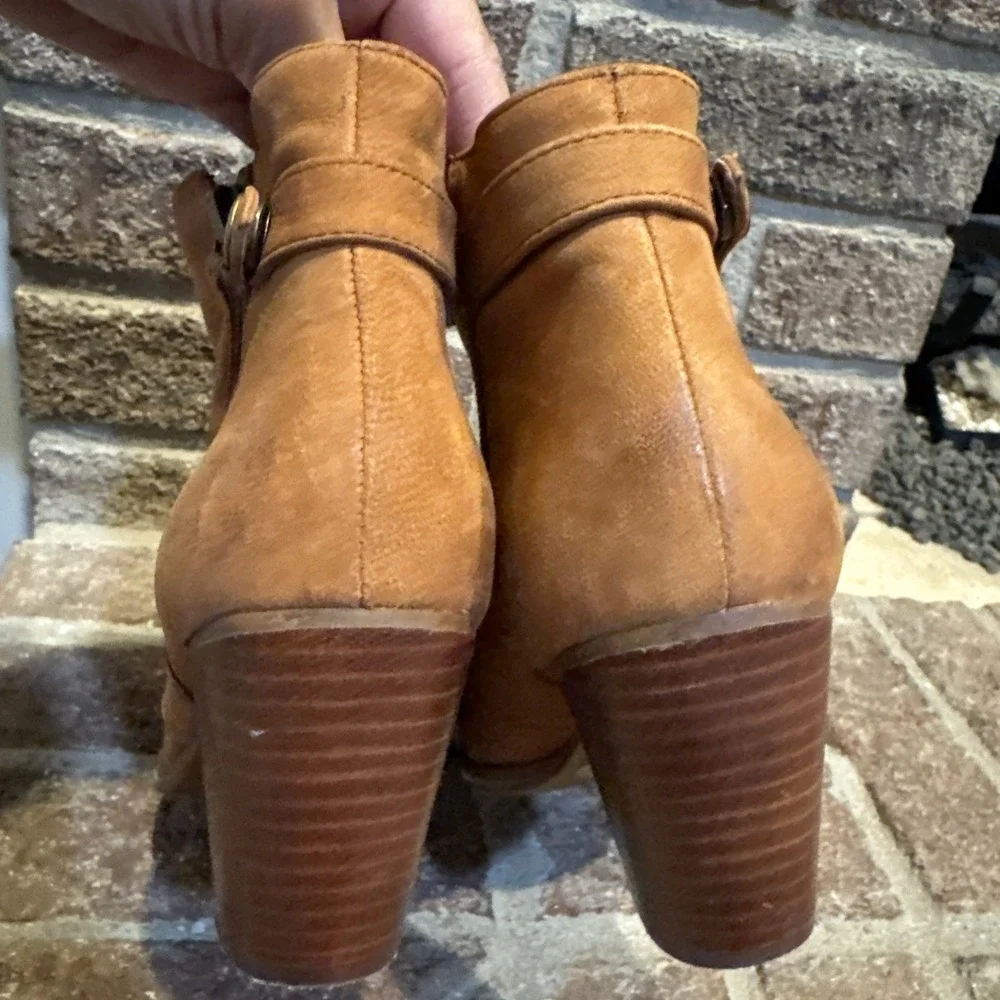 Gianni Bini Boots Womens 6.5M Ankle Booties Heel Side Zip Brown Leather Round
